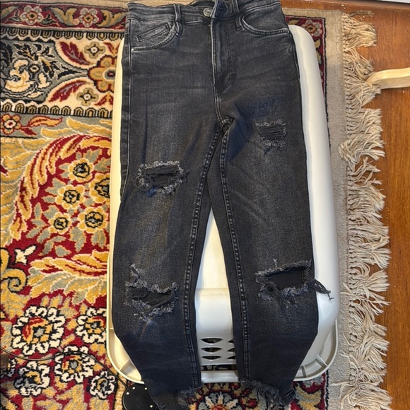 4 pair Skinny Jeans with Distressed Details Size S-XS - Picture 5 of 10
